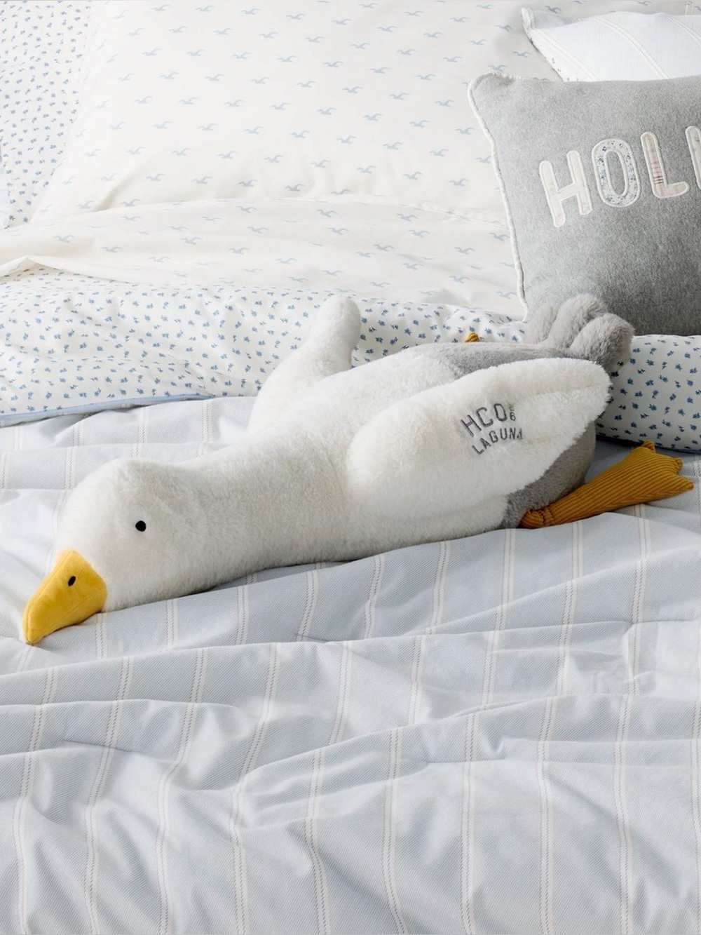 Target Pillowfort X Hollister Sam The Seagull Weighted Plush 2026